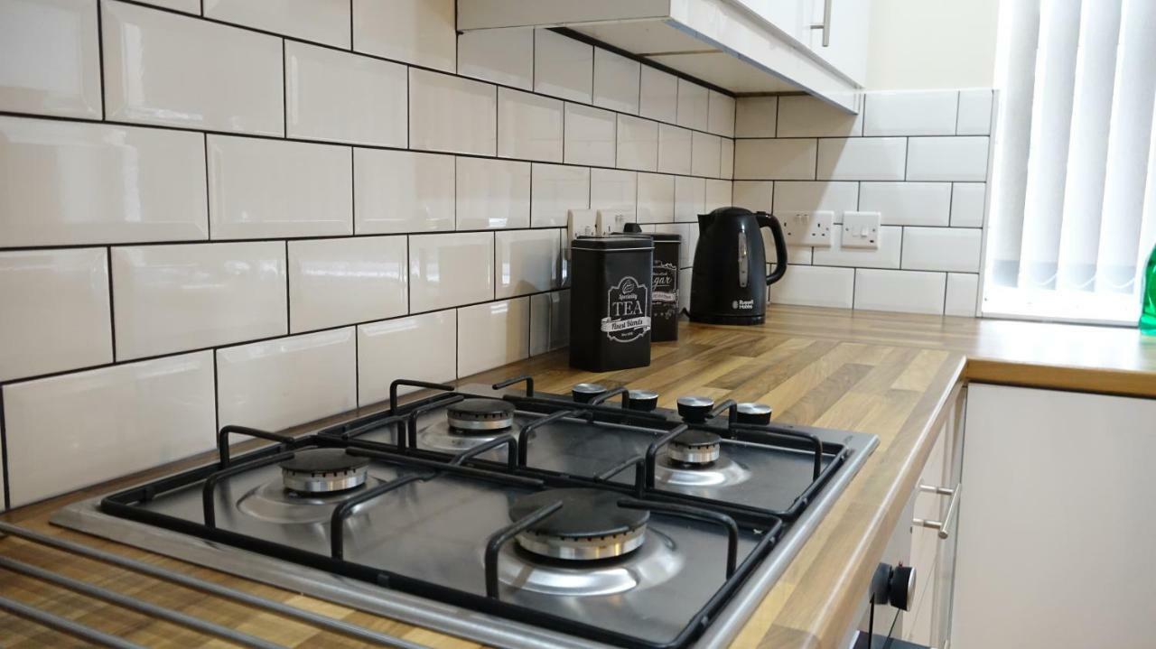 Heathrow Ensuite Rooms- Auto Check In London Exteriör bild
