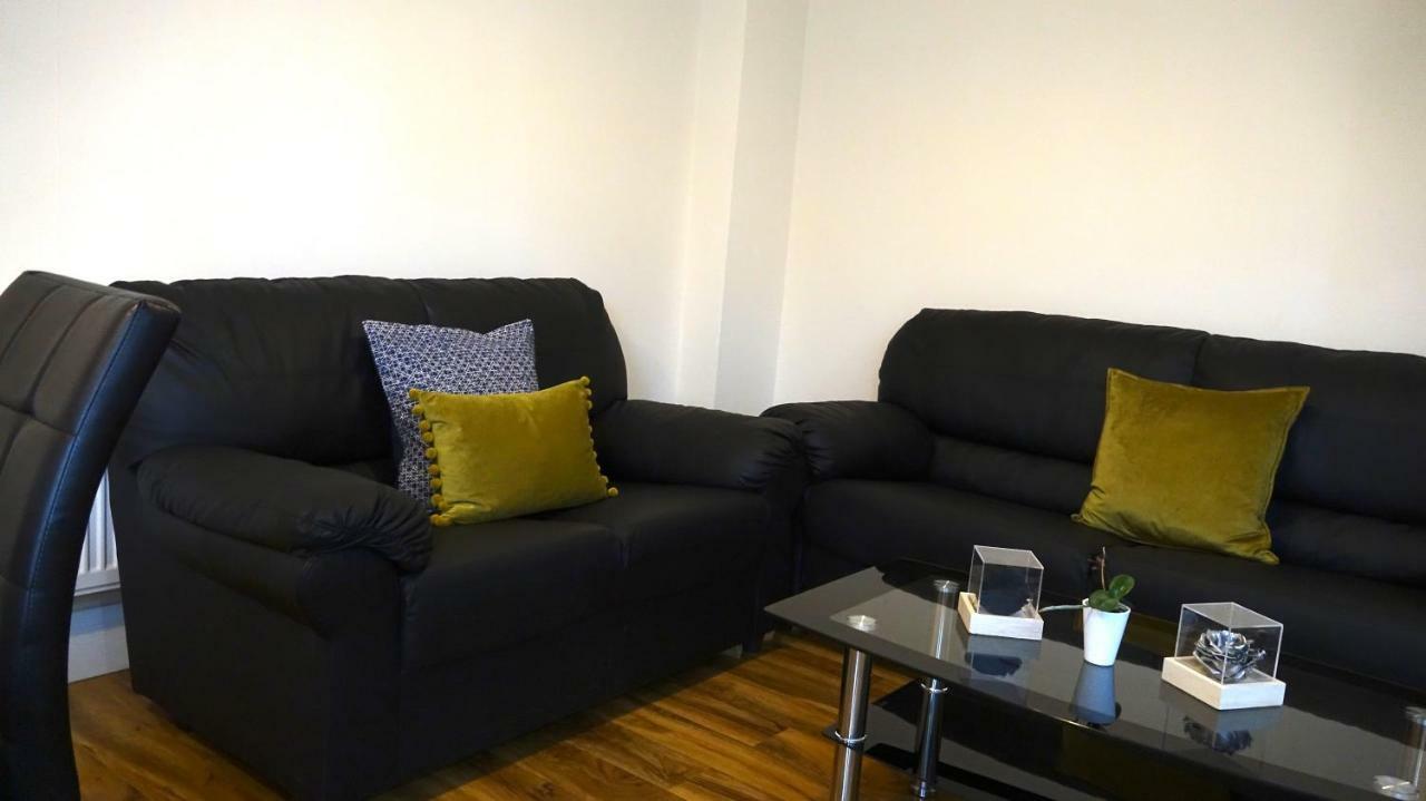 Heathrow Ensuite Rooms- Auto Check In London Exteriör bild